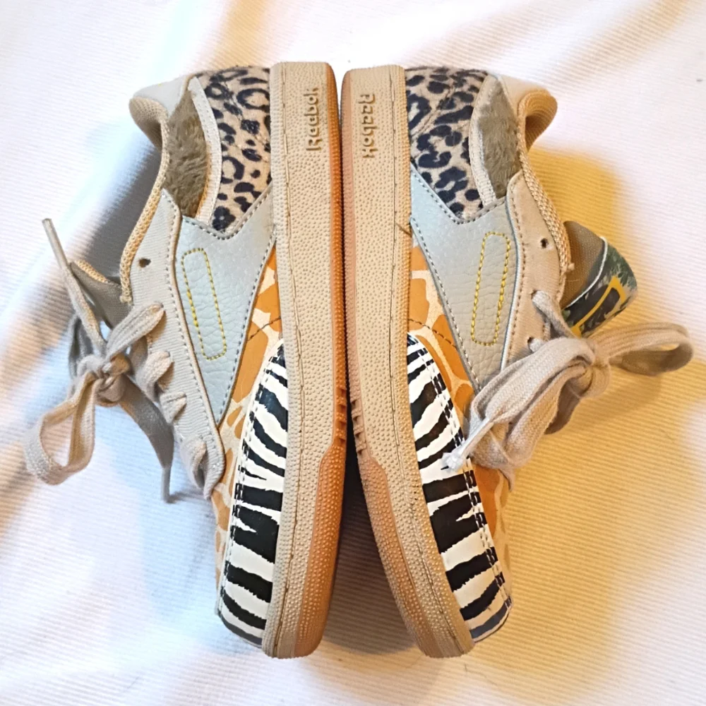 Reebok National Geographic Girls Sneakers - Picture 5 of 9